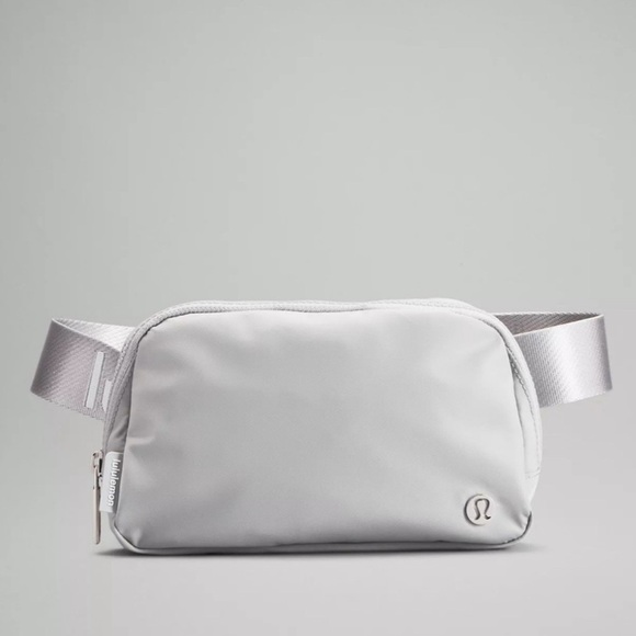 Lululemon Everywhere Silver Drop Belt Bag New NWT RARE letters on belt - Picture 8 of 8